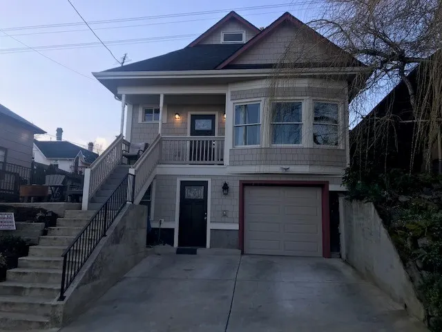 Downtown Loft-Modern and Close to everything - Image 1