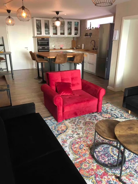 80sqm Maybach Apartment, 5 beds, 250 Mbit/s - Image 1