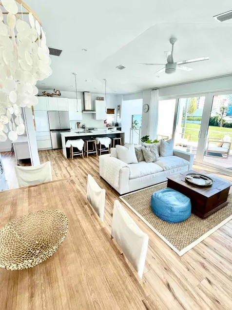 Modern Beachside house with pool/river views - Image 1