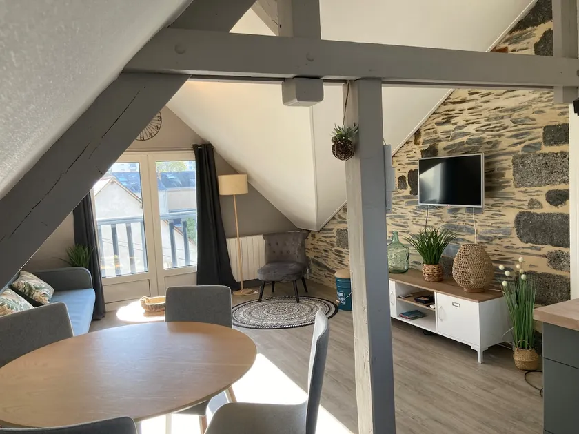 Charming apartment - Image 1