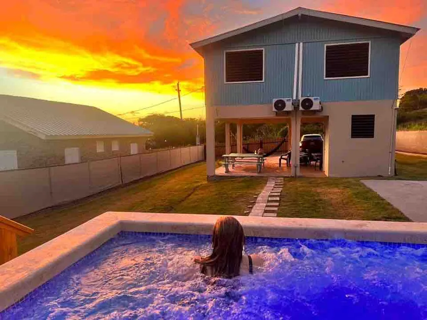 6 min walk to beach / private pool/ AC - Image 1