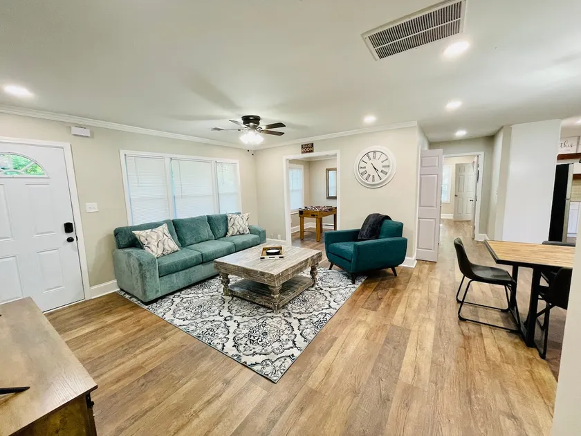 🌳 Oasis at Pine Forest 🌳 3 BR Private House FirePit  - Image 1