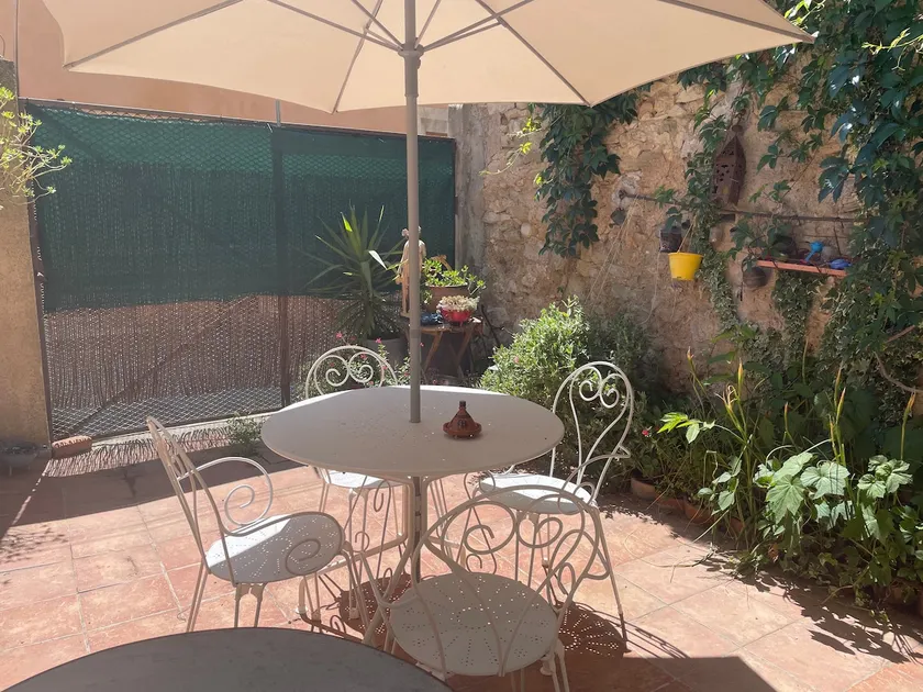 Air-conditioned house in the heart of Cucuron - Image 1
