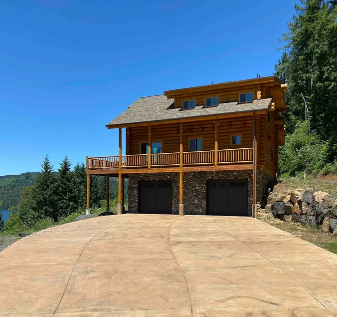 Beautiful 2 Bed Log Cabin with View of Foster Lake - Image 1