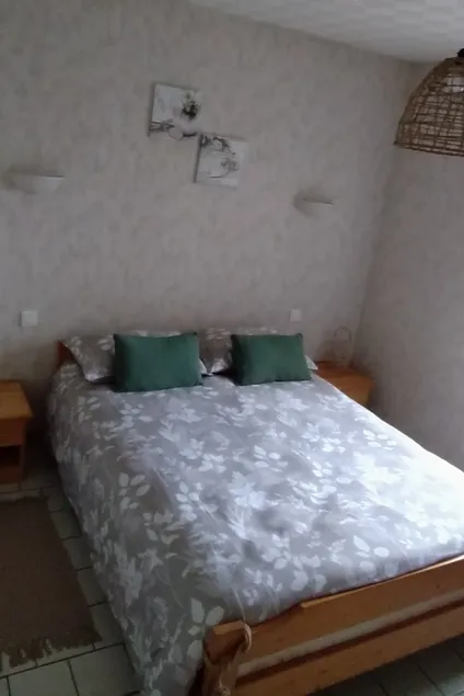 2-person bedroom, living room, kitchenette, terrace and garden - Image 1