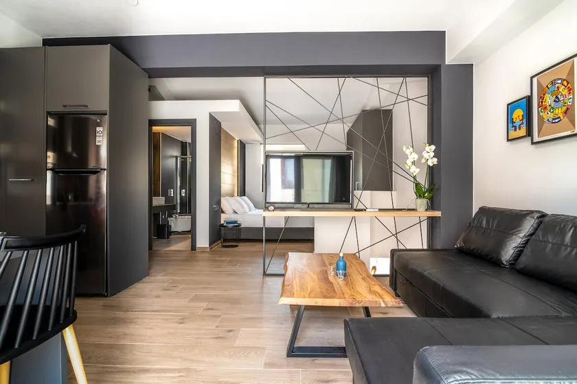 MOS Luxury City Suites - The Loft - Image 1
