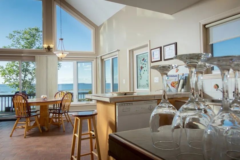 Victorian Ocean front Cottage - Image 1