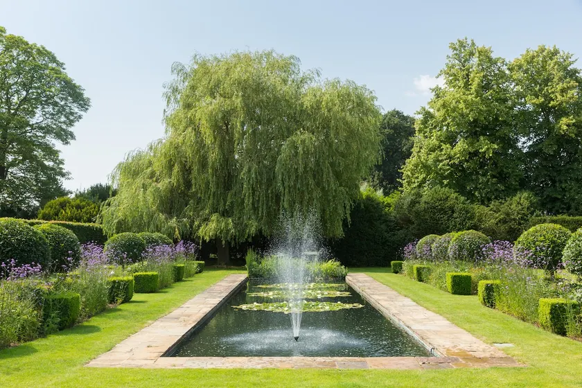 Deluxe Coach House at Bretforton Manor with pool - Image 1