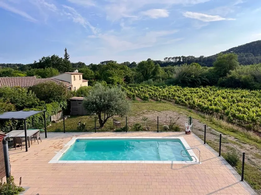 Lovely pool accommodation among the vines - Image 1