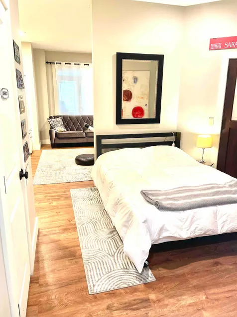 Easy In, Easy Out - Eclectic studio for two! - Image 1