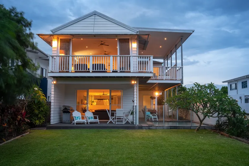 SERENITY BEACH RETREAT - Hamptons Beach HavenCasuarina - 14 bis 7 Schlafzimmer - Image 1