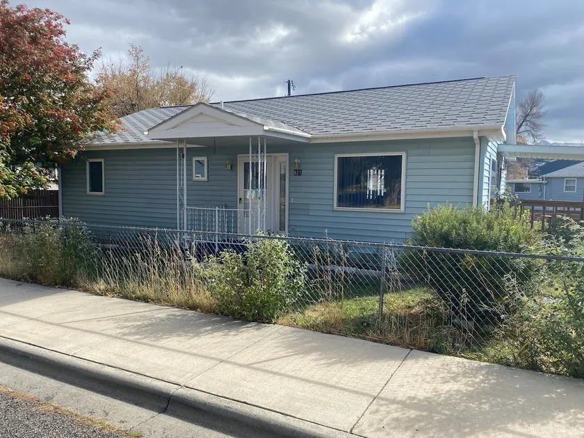 Cozy Two Bedroom Home - Image 1
