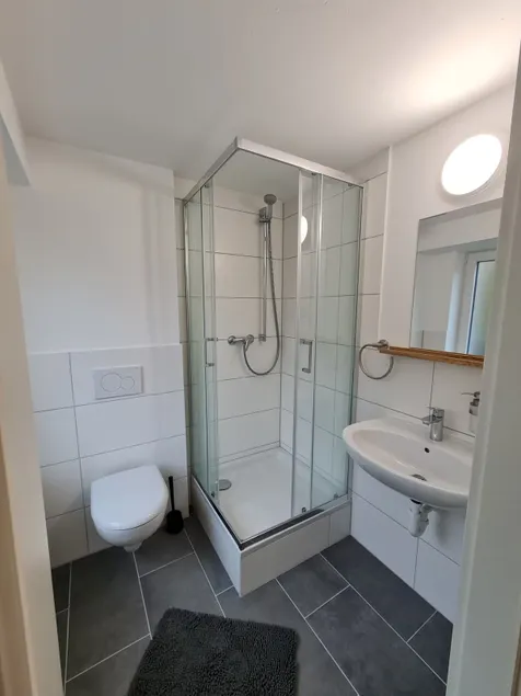 809. Twin room with bathroom and kitchen - Image 1