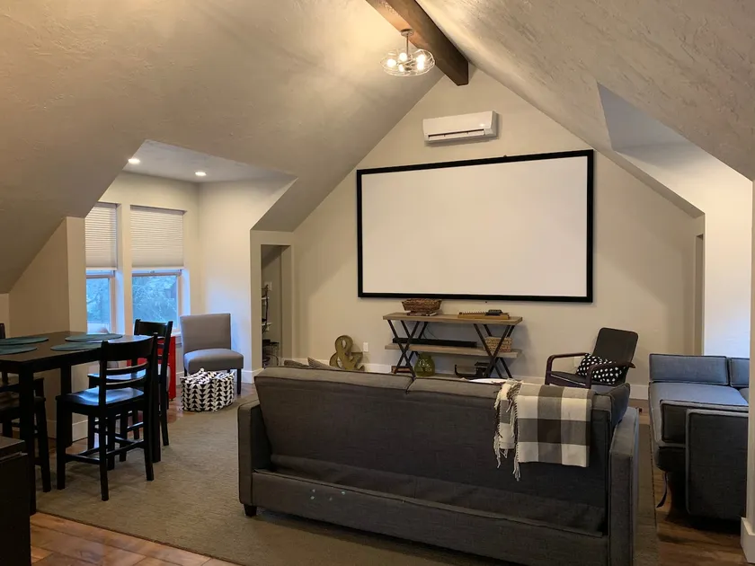 Studio, Extraordinary Location - Image 1