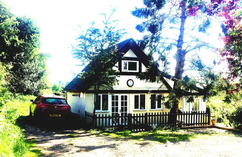 Idyllic Detached Country Cottage Church Minshull - Image 1