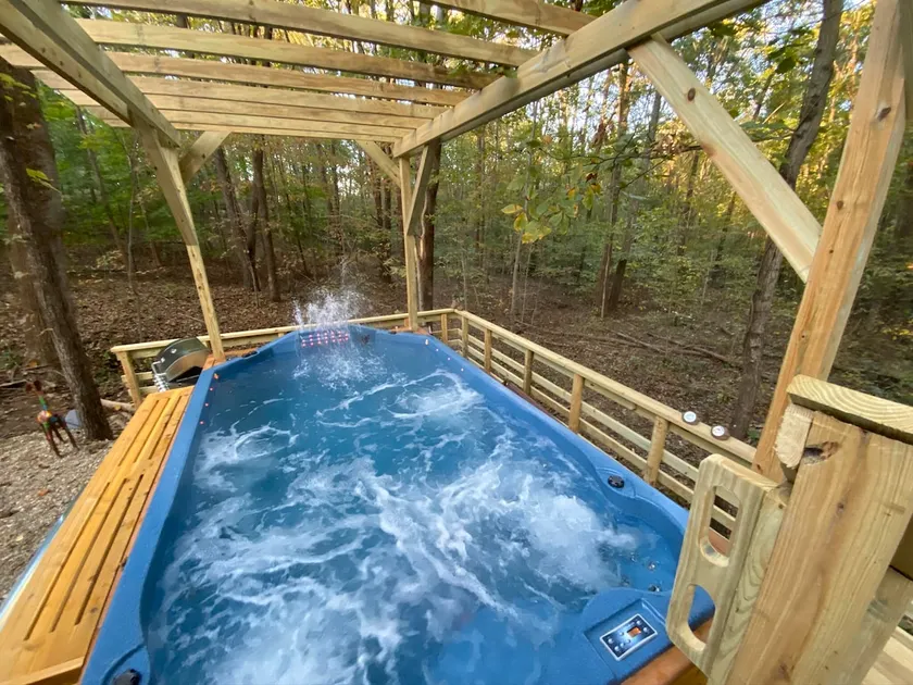 Shaded Log Cabin Swim Spa 2 miles Lake Entrance & winery - Image 1