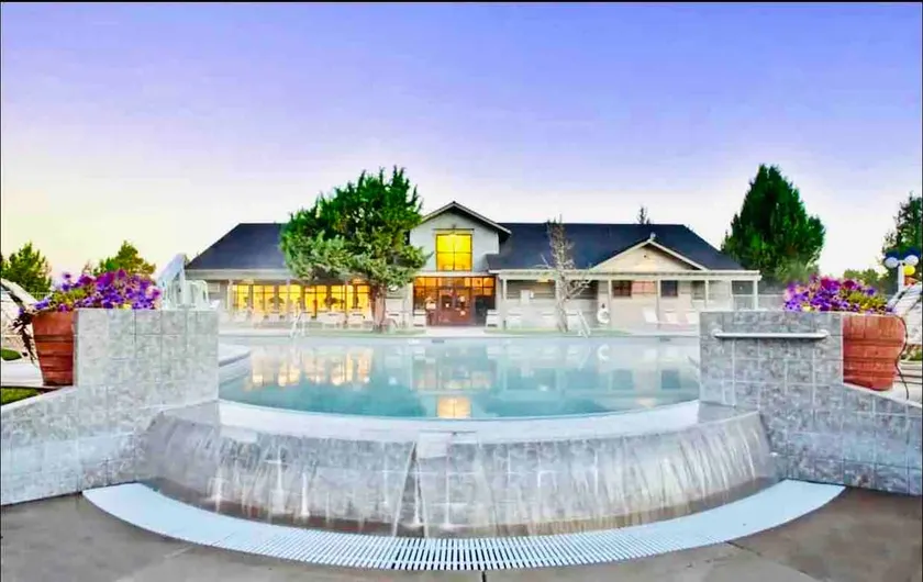 Private HotTub | Course Views | Rec Passes +Bikes - Image 1