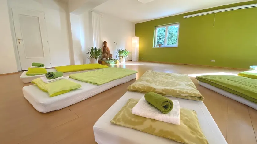 Powerspace Apartment - Nature in the City with Easy Parking - Image 1