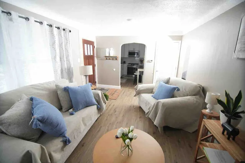 Renovated cozy home Airport-MOA-Parking/Office. - Image 1