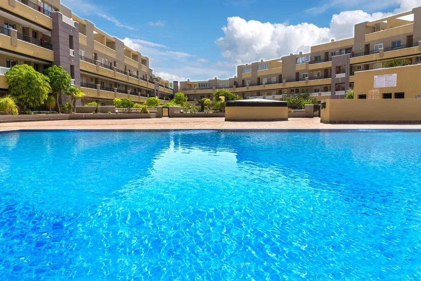 La Perla Beach Apt with Pool - Image 1