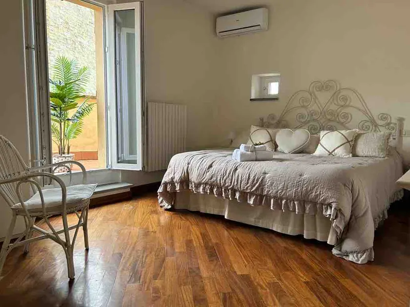 Cortona's Rooftop Nest - Image 1