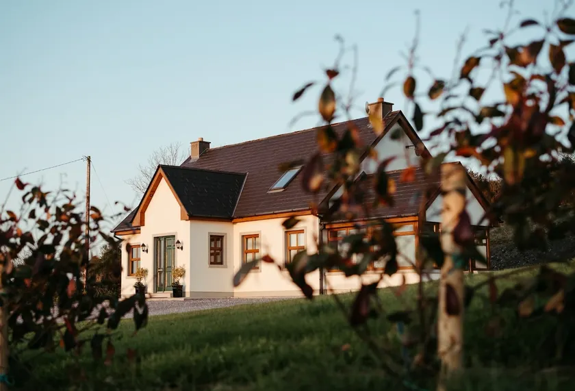 A spacious and tranquil home from home. - Image 1