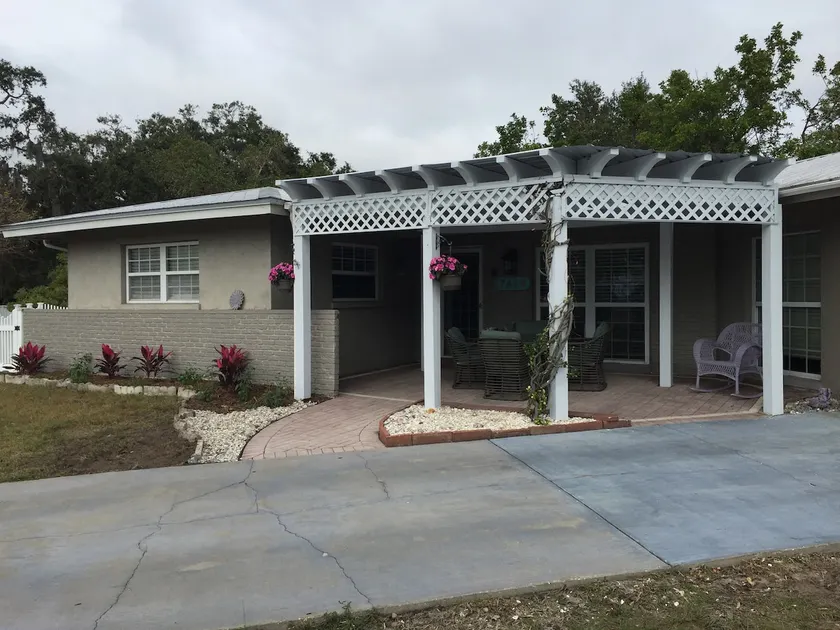 Beach House by the Bay - Image 1