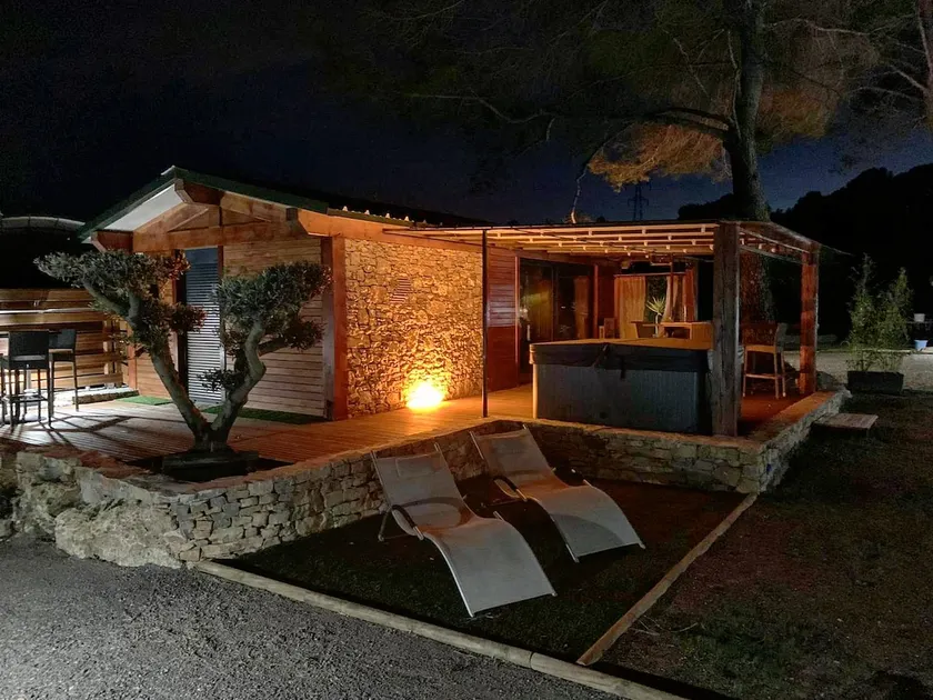 ”The chalet” of the Clos du Cassivet - Image 1