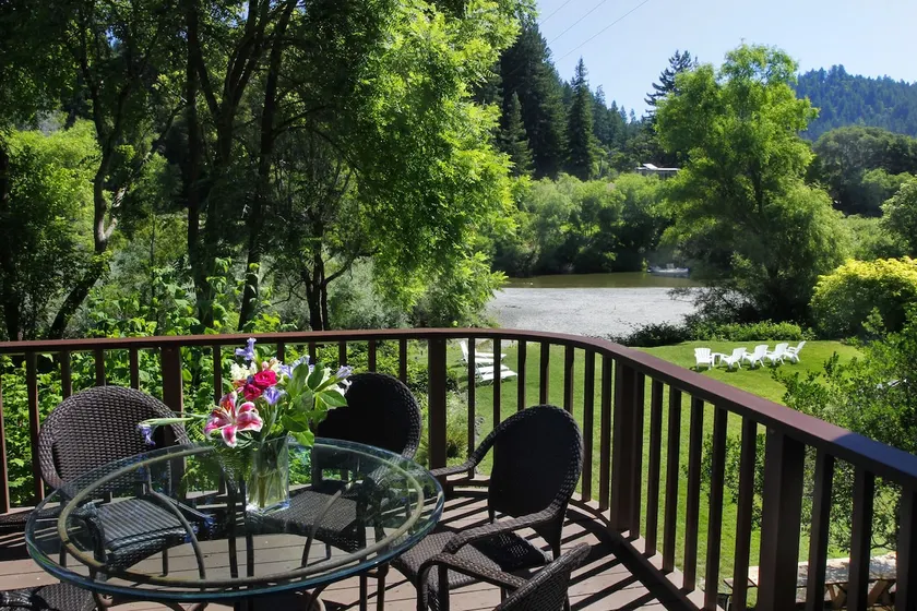 Riverwood Cottage - Riverfront med badtunna, strand, ö (Sista minuten-erbjudanden) - Image 1