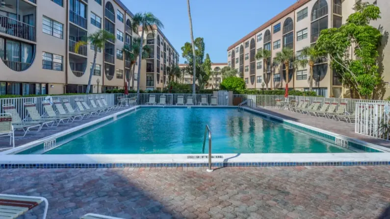 Relax & unwind in Marco Island Anglers Cove Condo - Image 1