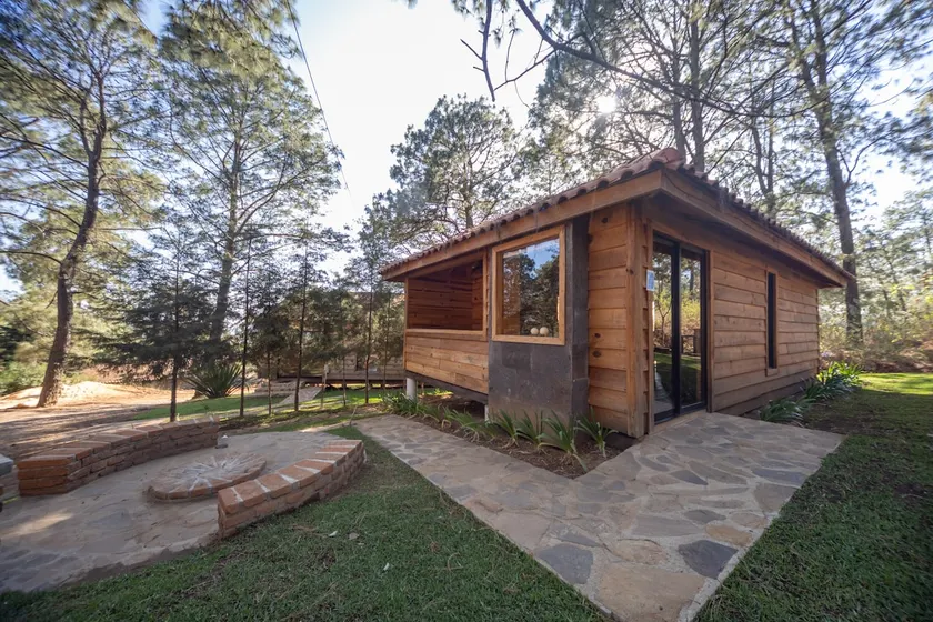 Water deer cabin #32 with Jacuzzi, ideal for couples - Image 1