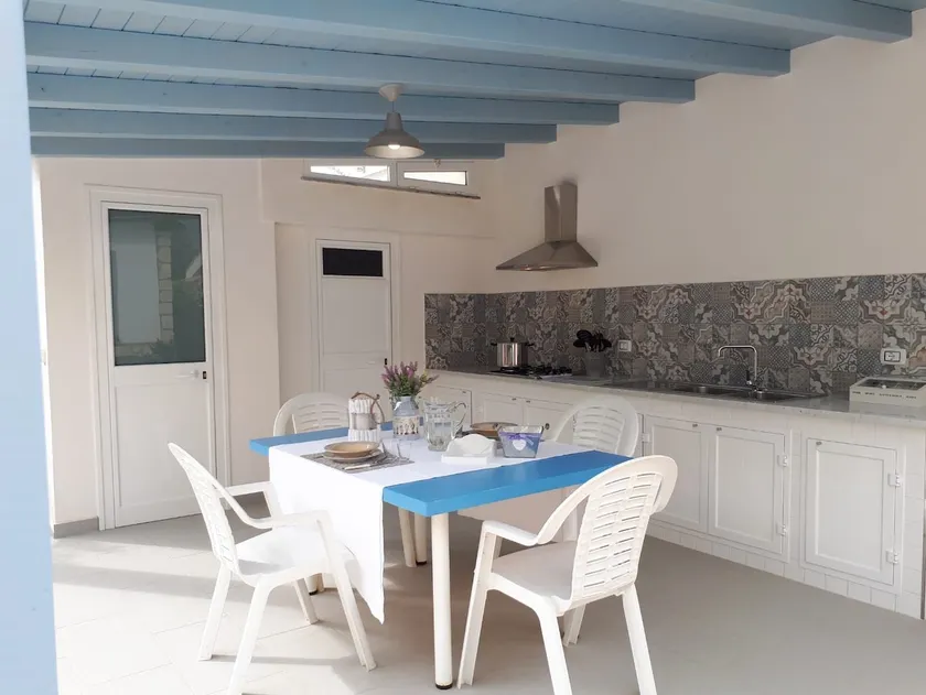 Erika's house 200 meters from the sea - Image 1