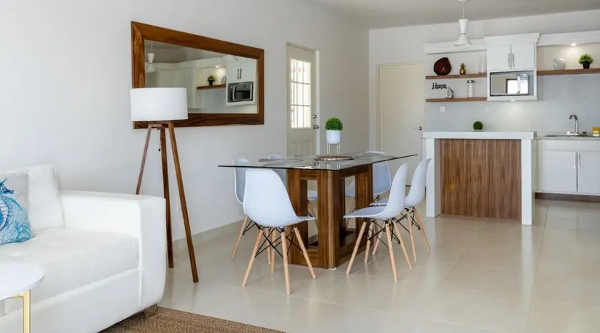 Coral 24 Condominium - Image 1