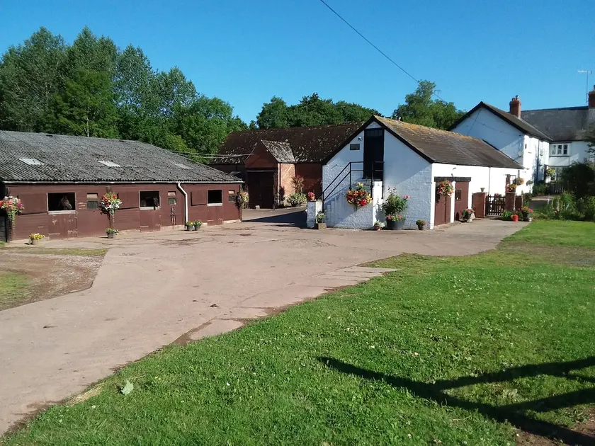 Cottage at Grove Court Stud Farm - Image 1