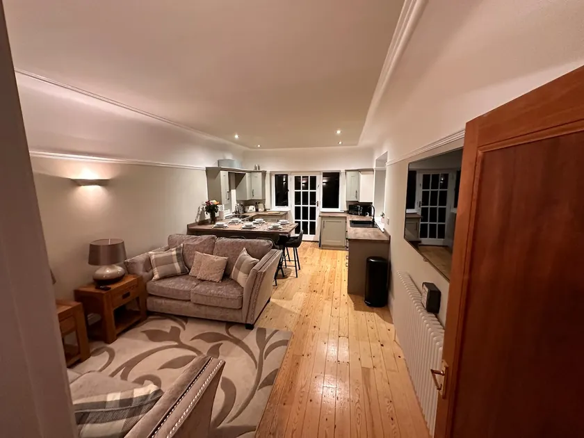 ENTIRE PLACE CLOSE TO ZOO, RIVER DEE, FREE PARKING - Image 1