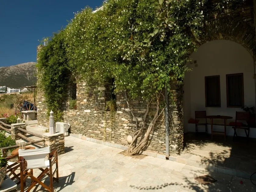 Tradiotional apartment in Apollonia - Image 1