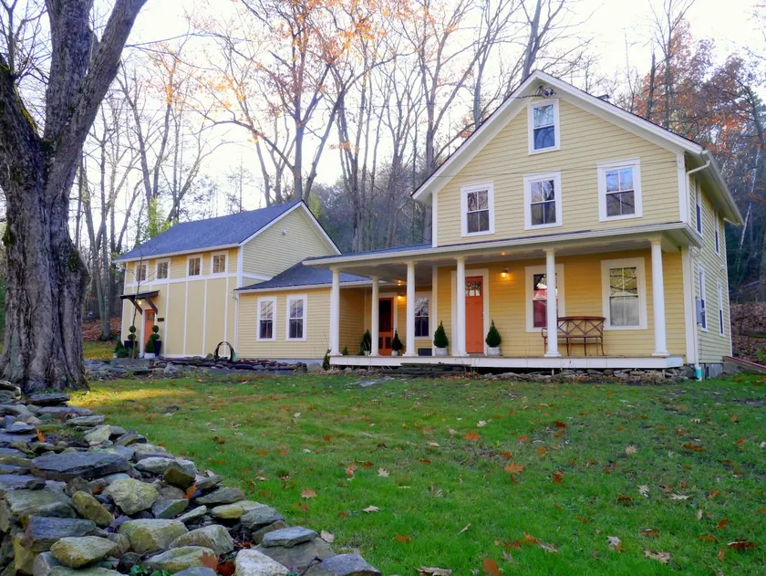 Modern farmhouse close to Montague Retreat Center - Image 1