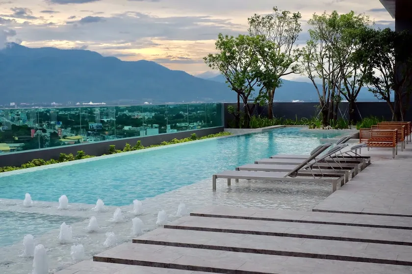 HIGHT RISE LUX CONDO 1BED ROOF TOP POOL - Image 1