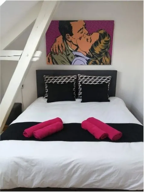 Luxury pop art suite - Image 1