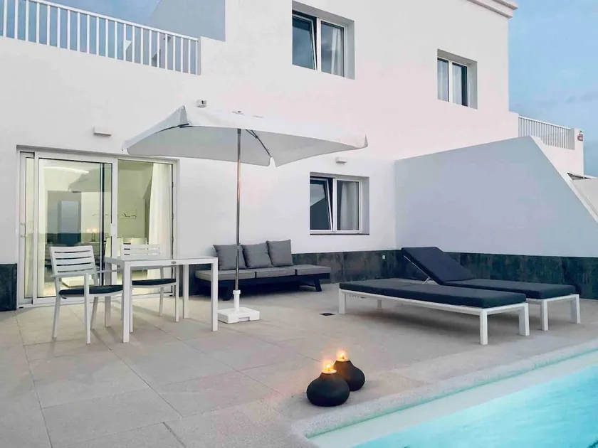Trendy Casa Linea - Image 1