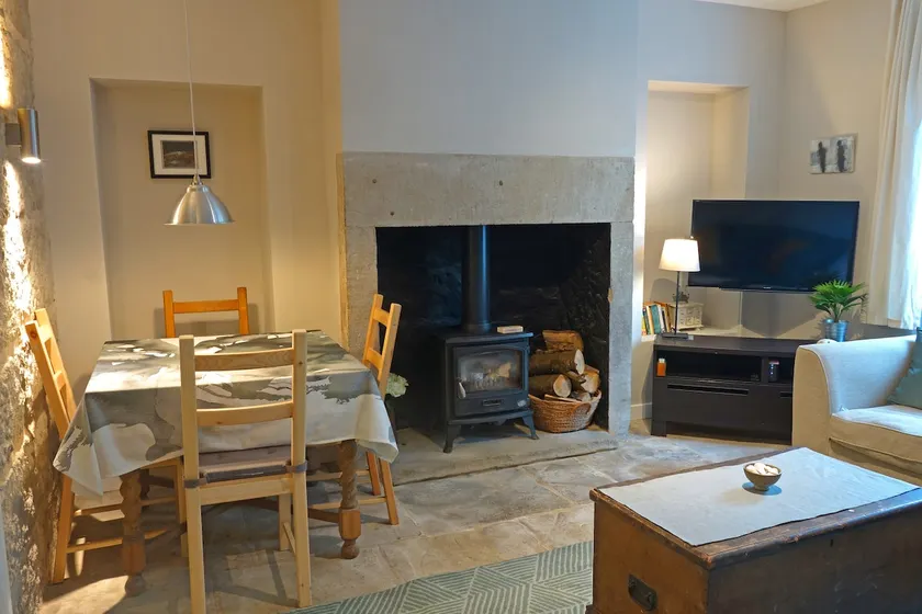 Machpelah: comfort, convenience and in town centre - Image 1