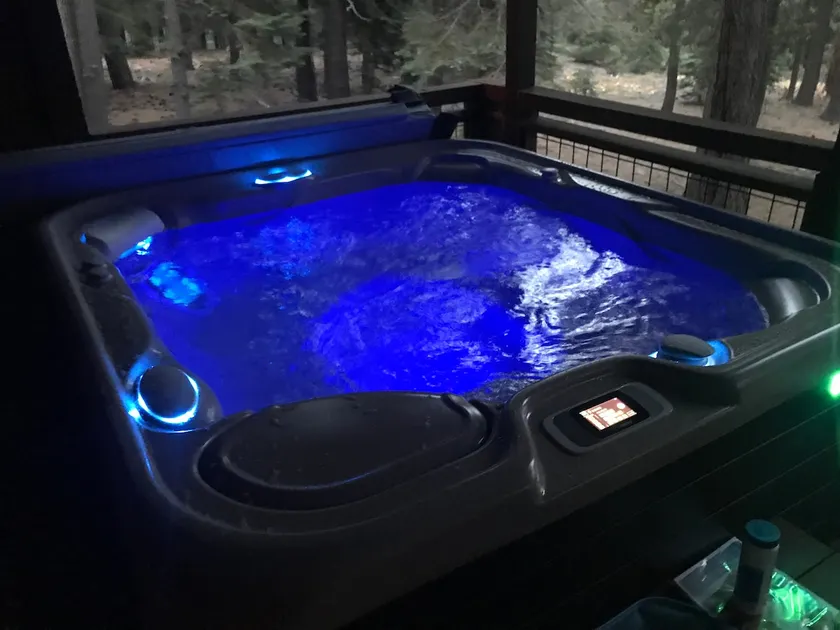 Tahoe/Donner Mountain home w hot tub - Image 1