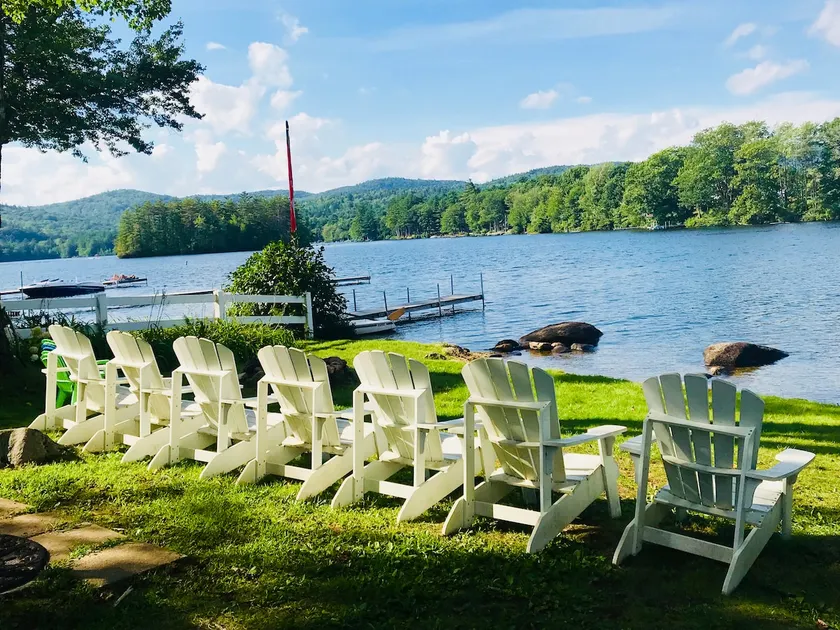 Lake-Side Vacation Cottage on Highland Lake - Image 1