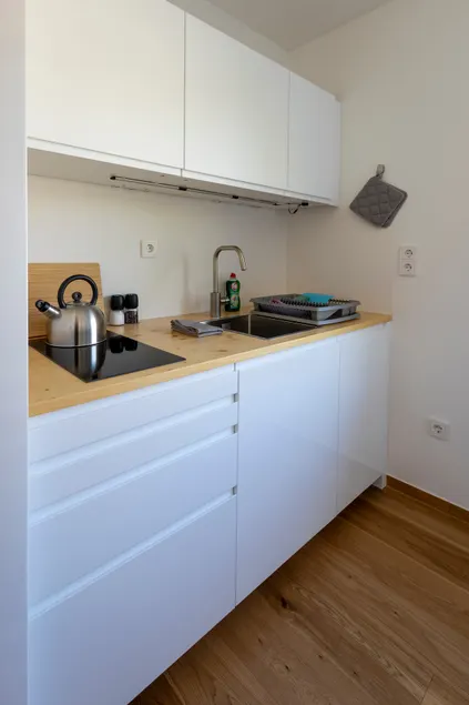 Charming 40m2 with parking, 10min to center - Image 1