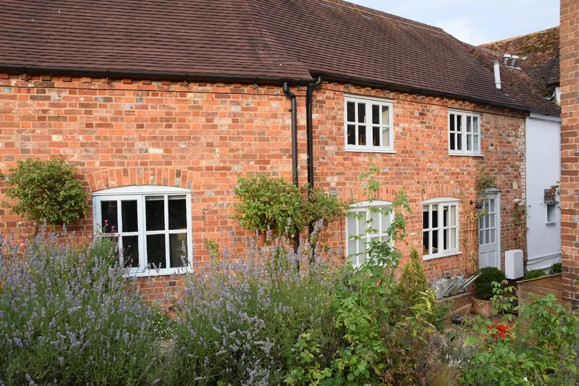 Secluded & Quiet Coach House - Image 1