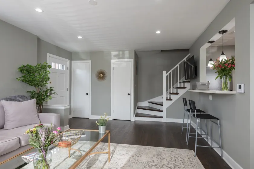 The Nancy’s beautiful,Spacious Urban Getaway - Image 1