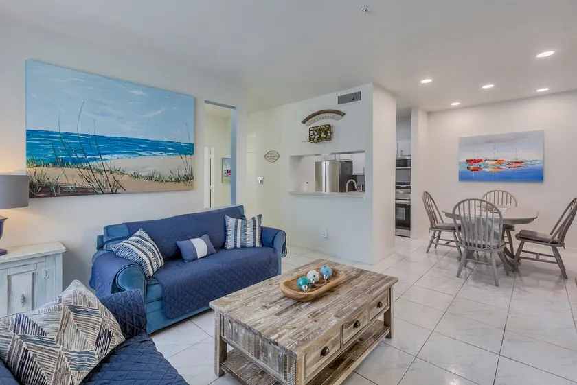 Cozy Clearwater beach retreat •pool•pet friendly - Image 1