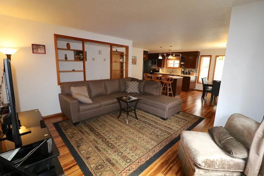 Alberta Arts Bungalow - 4 Bedroom - Image 1