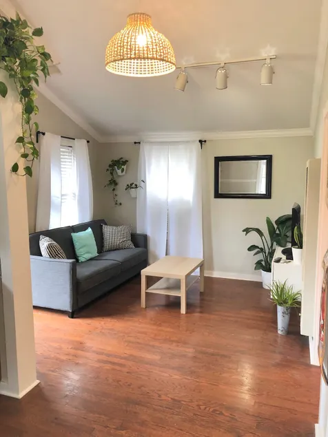 Dan’s Tiny Home Near Downtown/UL/Cajundome - Image 1
