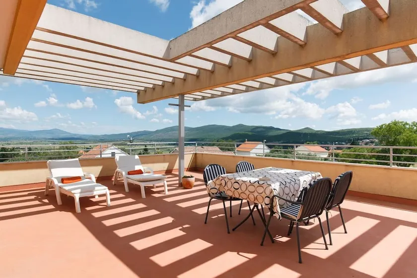 Promona apartman with a huge terrace - Image 1